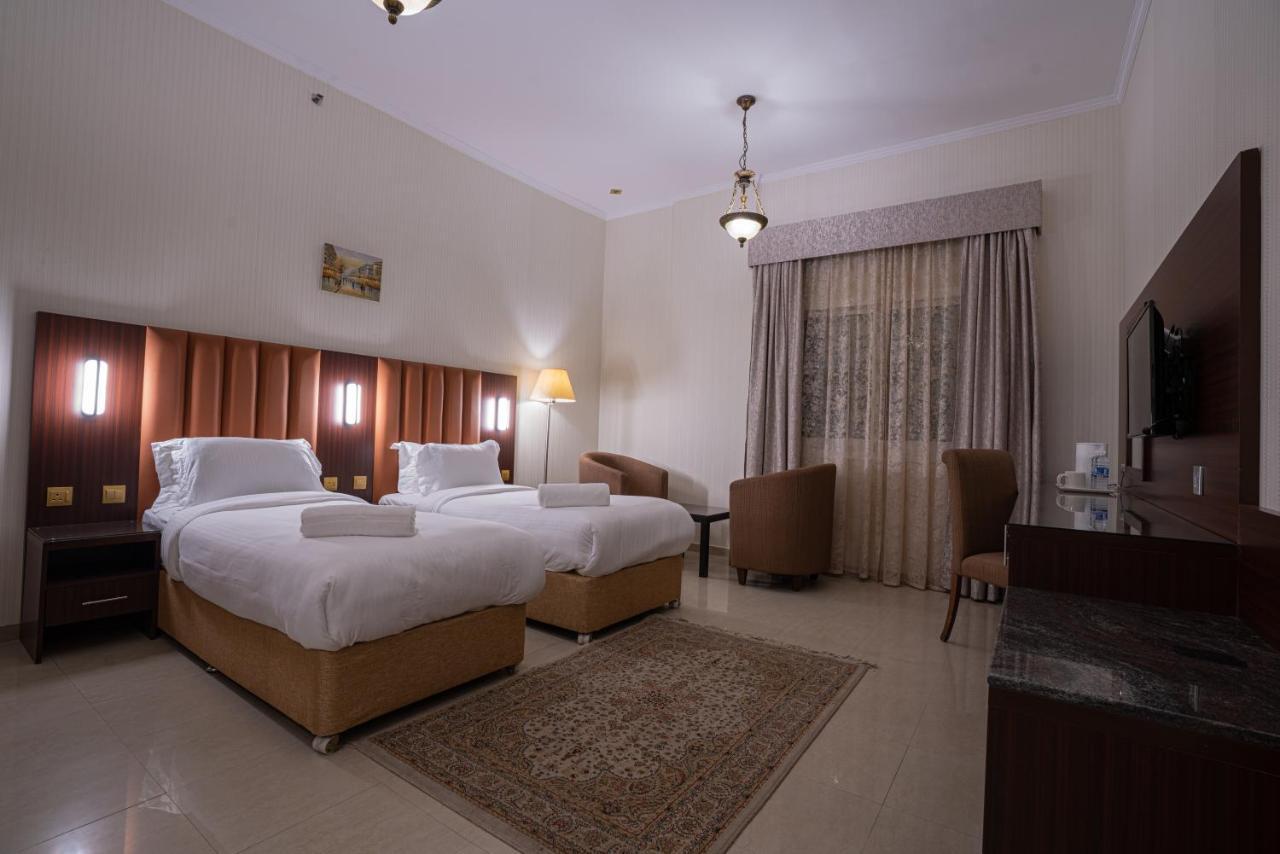 Vista City Hotel Dubai Exterior photo